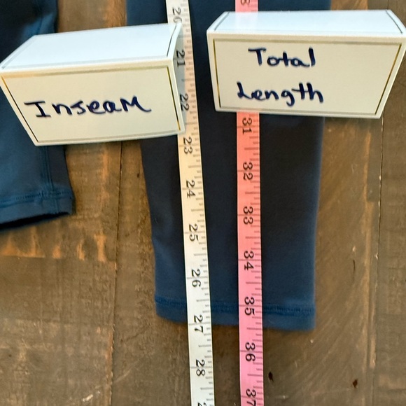 Fabletics Women's Blue Leggings size small - Picture 5 of 6